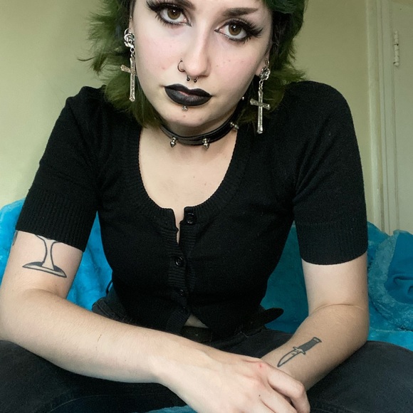 Meet your Posher, Phoenyx - Picture 5 of 7